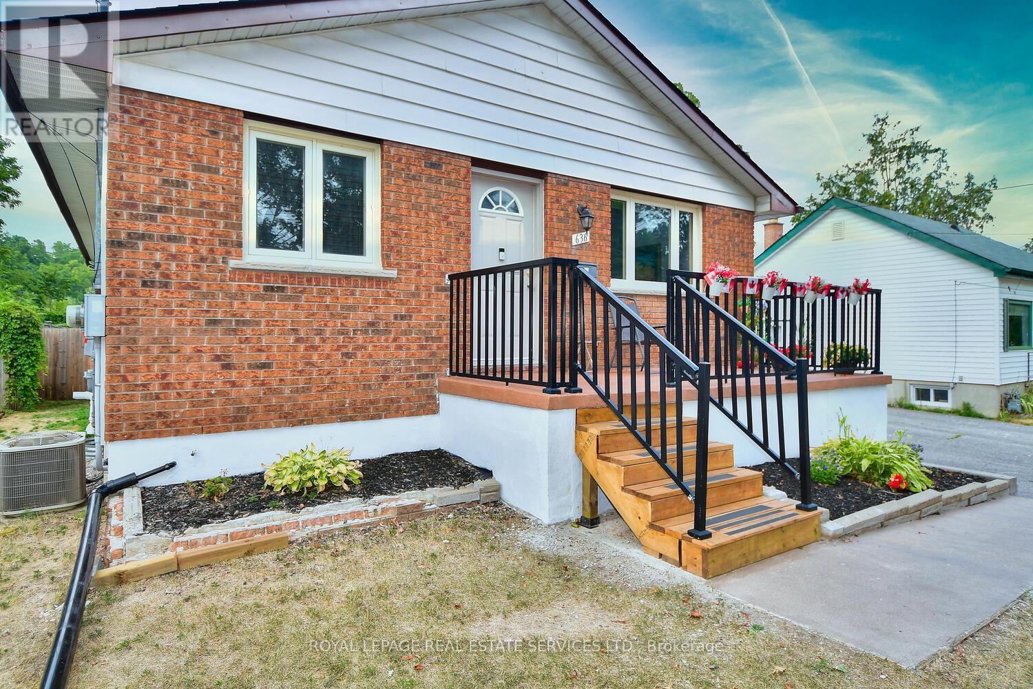 636 Frank Street, Peterborough Central (South), Ontario  K9J 4M9 - Photo 3 - X12327384