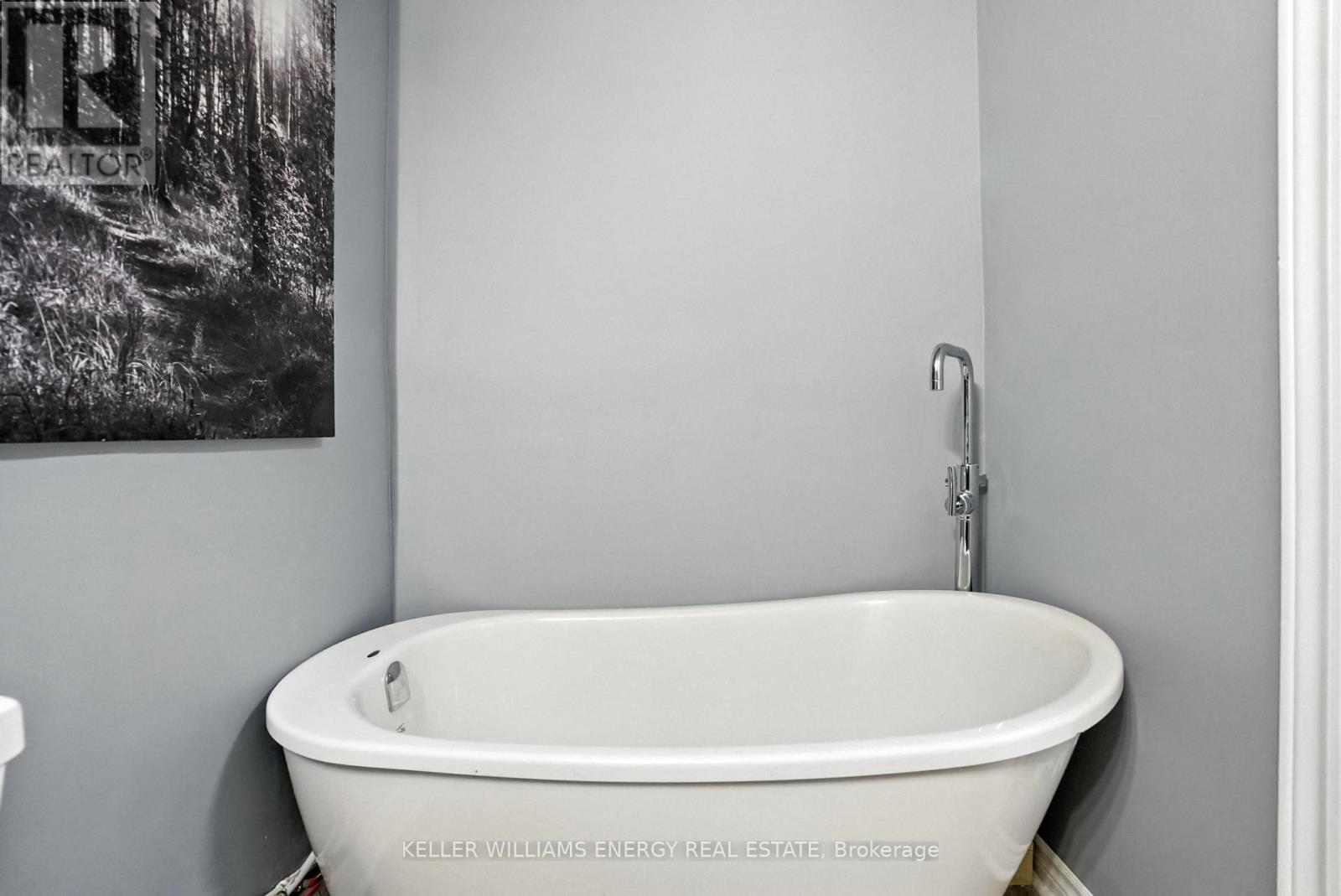 760 Hemlock Street, Peterborough North (South), Ontario  K9H 7P2 - Photo 23 - X12327678