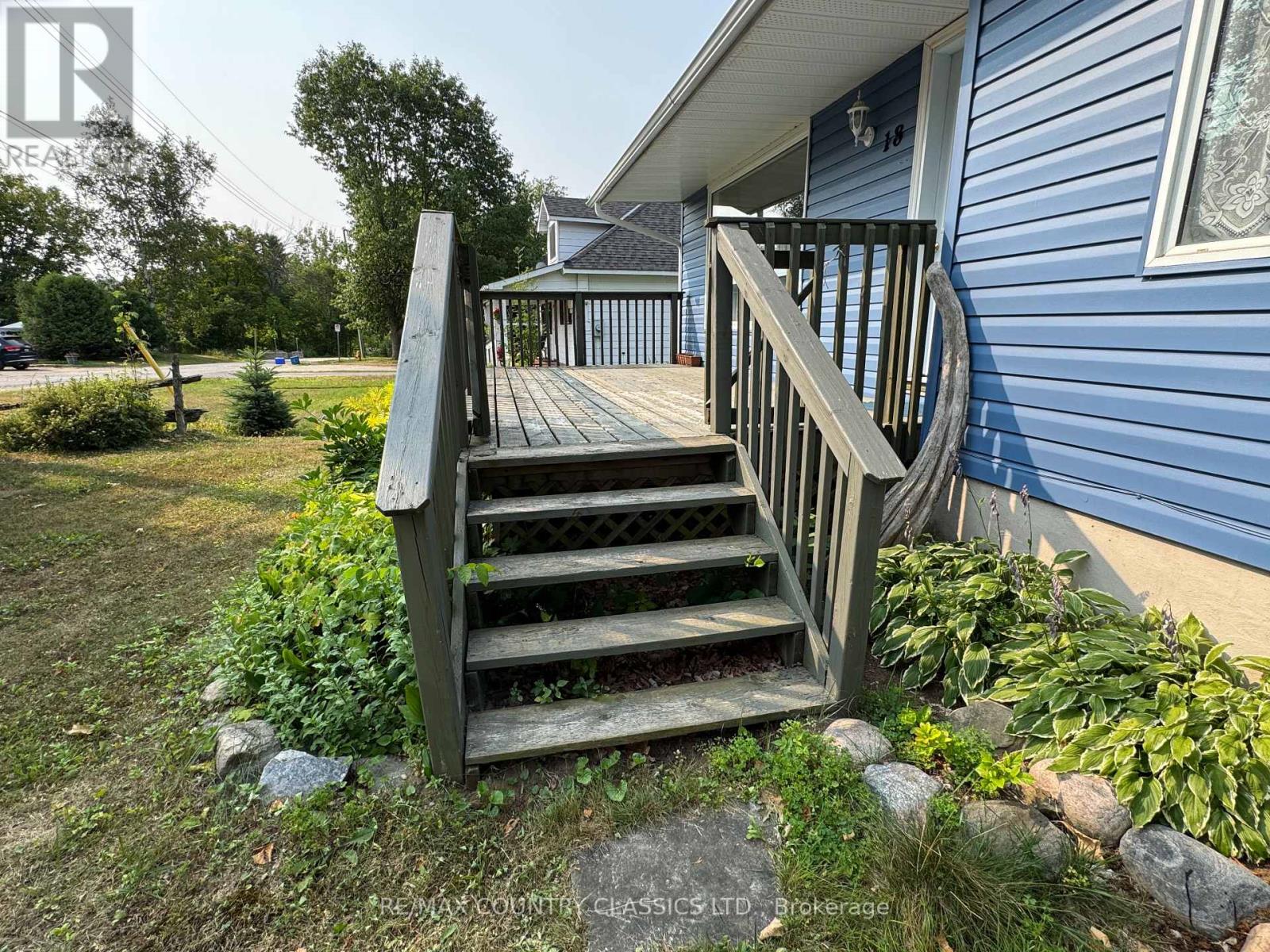 18 Sherbourne Street S, Bancroft (Bancroft Ward), Ontario  K0L 1C0 - Photo 3 - X12327739