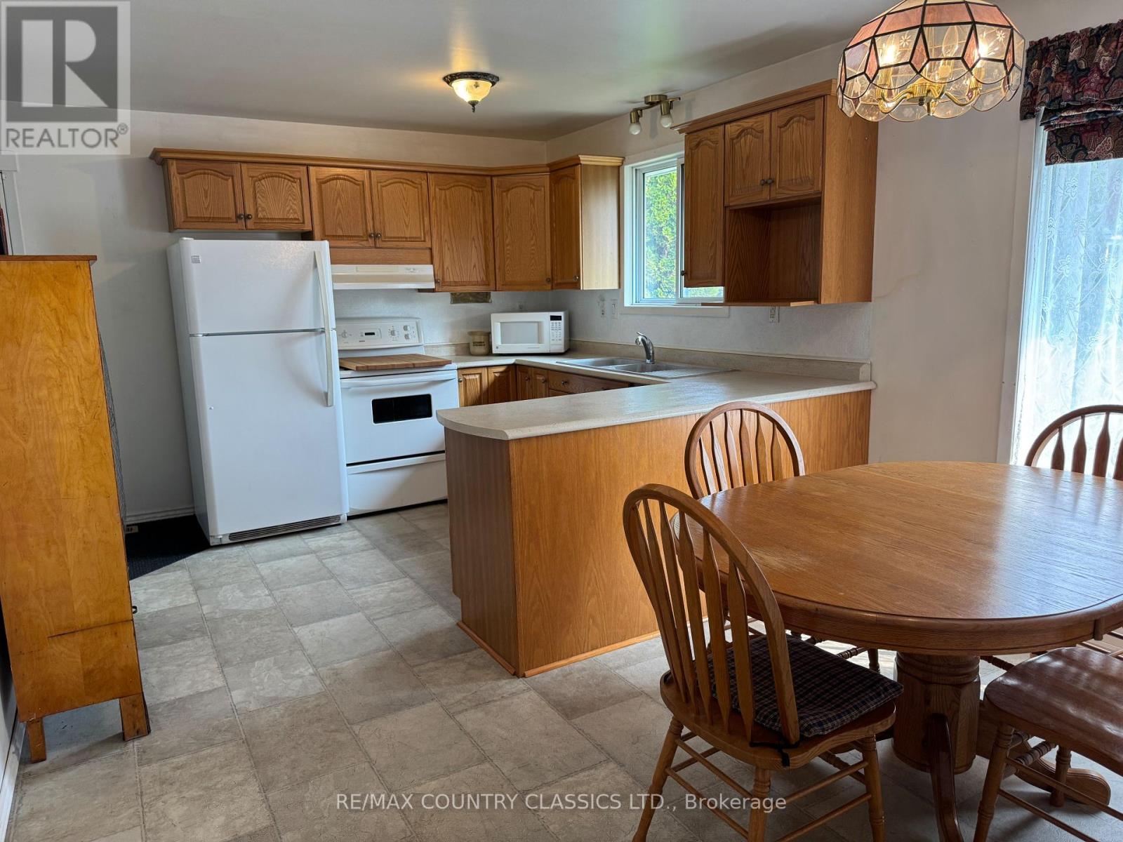 18 Sherbourne Street S, Bancroft (Bancroft Ward), Ontario  K0L 1C0 - Photo 4 - X12327739