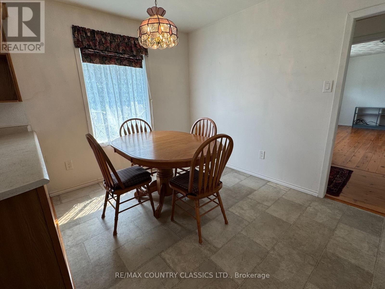 18 Sherbourne Street S, Bancroft (Bancroft Ward), Ontario  K0L 1C0 - Photo 7 - X12327739