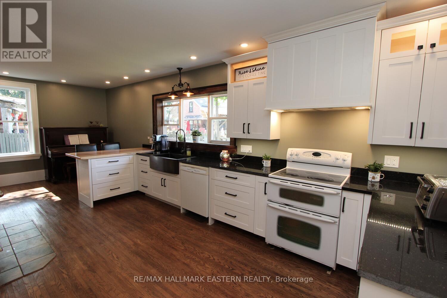 2 Mclean Avenue, Havelock-Belmont-Methuen (Havelock), Ontario  K0L 1Z0 - Photo 6 - X12327772