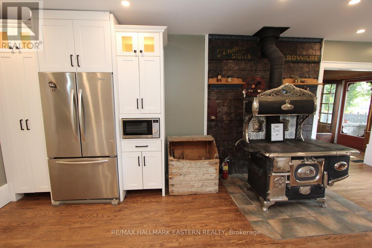 2 Mclean Avenue, Havelock-Belmont-Methuen (Havelock), Ontario  K0L 1Z0 - Photo 7 - X12327772