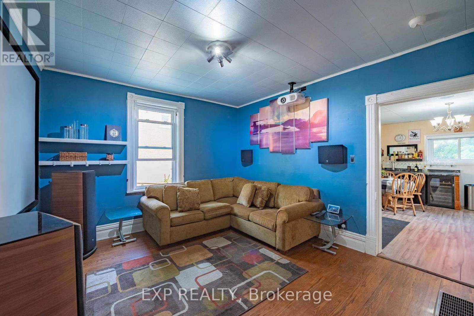 577 Bolivar Street, Peterborough Central (Old West End), Ontario  K9J 4R9 - Photo 11 - X12328019