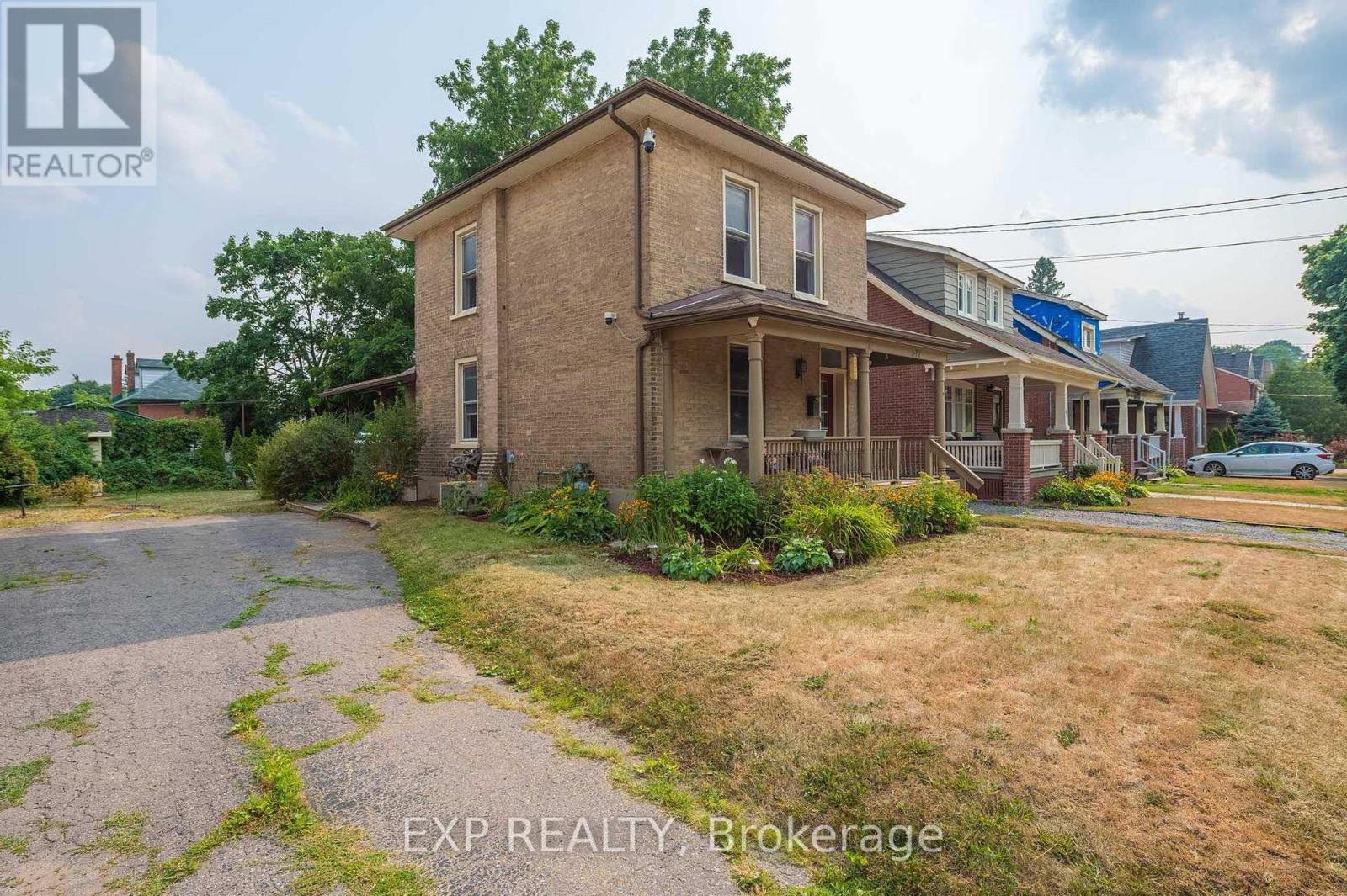 577 Bolivar Street, Peterborough Central (Old West End), Ontario  K9J 4R9 - Photo 4 - X12328019