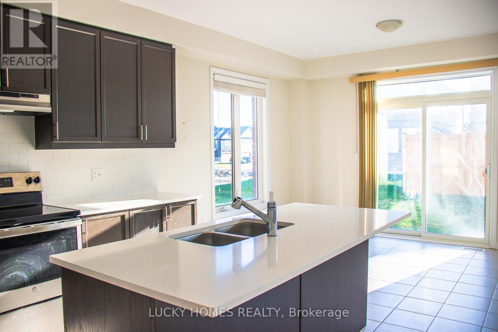 643 Lemay Grove, Peterborough North (North), Ontario  K9K 0G9 - Photo 18 - X12328901