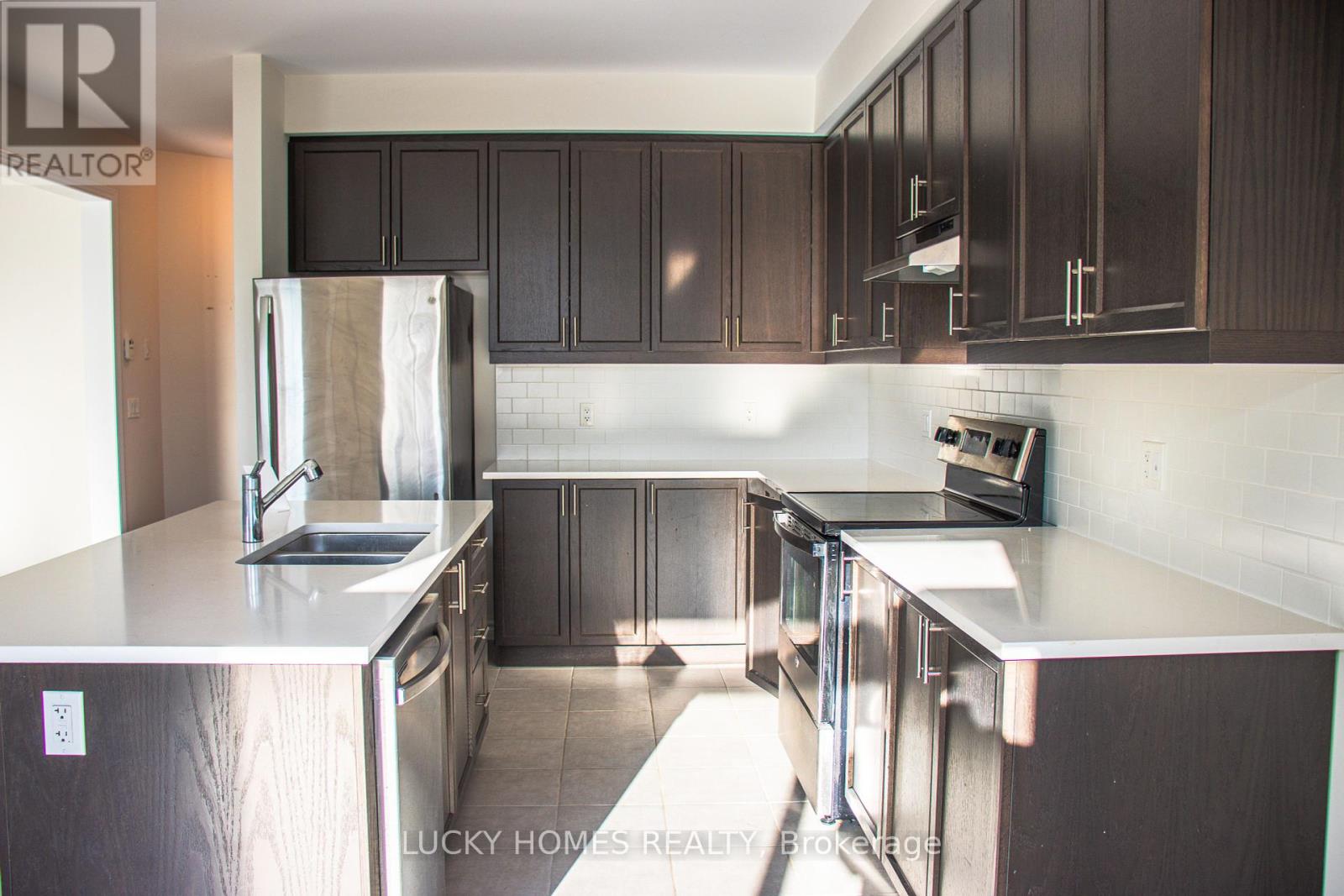 643 Lemay Grove, Peterborough North (North), Ontario  K9K 0G9 - Photo 19 - X12328901