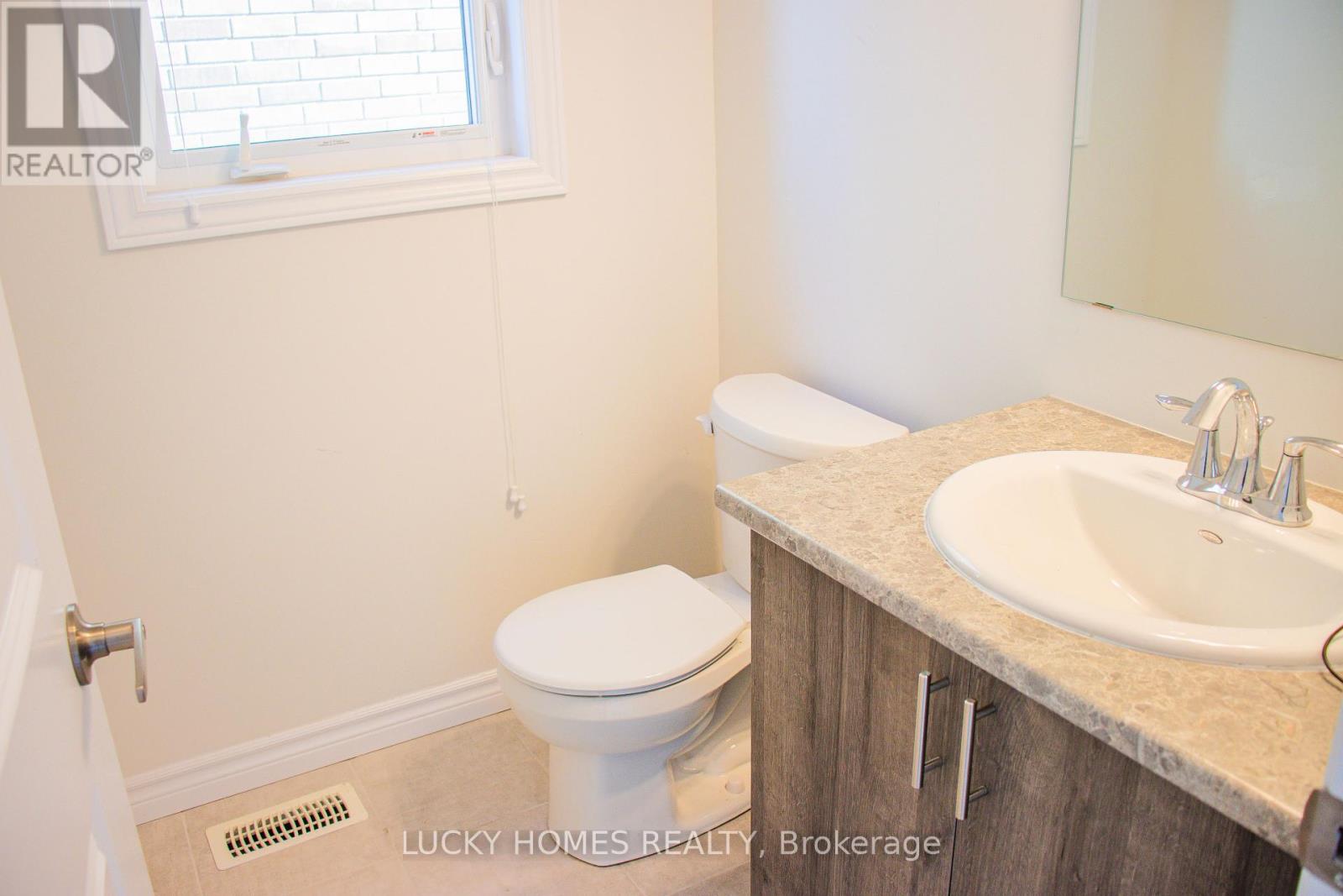 643 Lemay Grove, Peterborough North (North), Ontario  K9K 0G9 - Photo 5 - X12328901