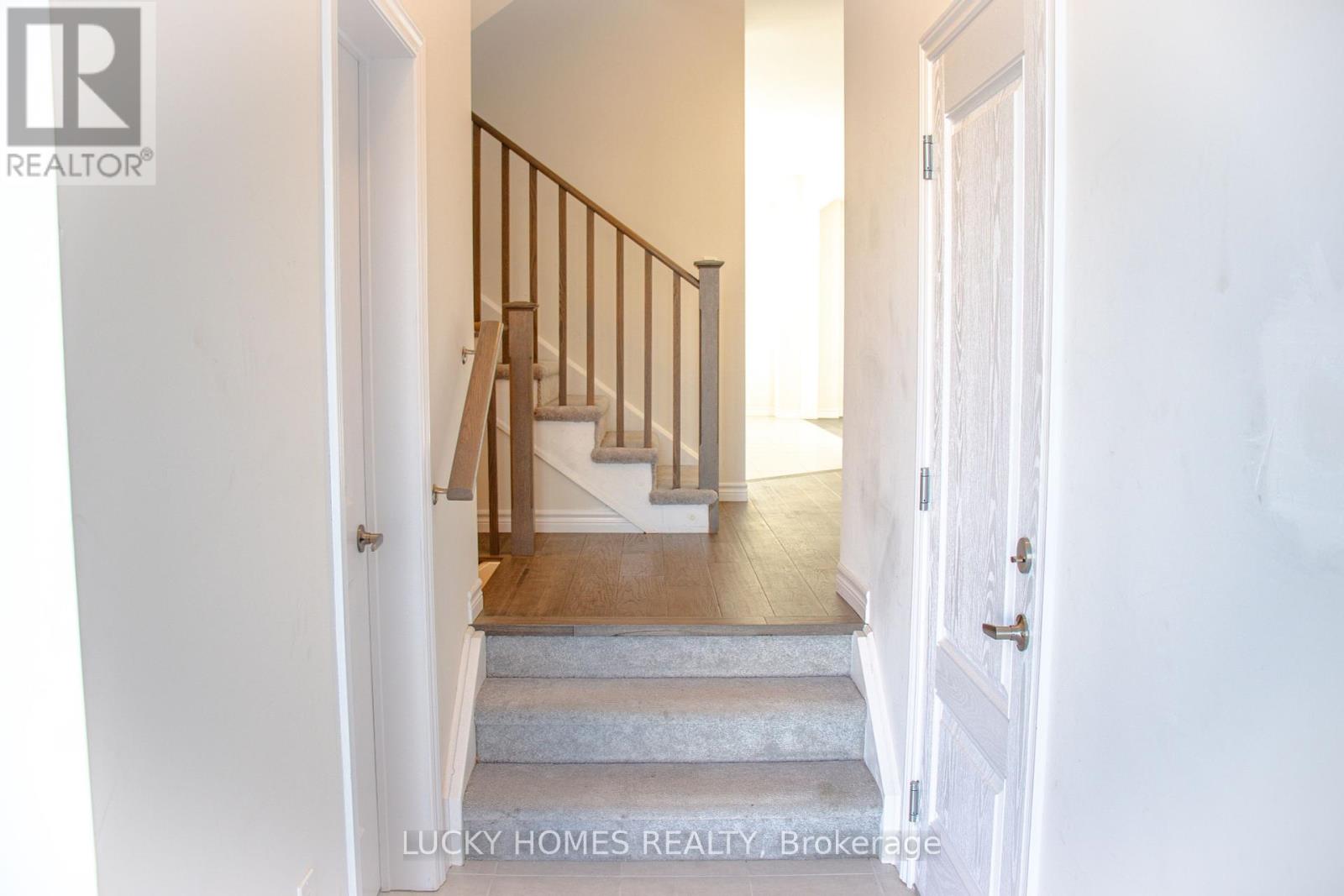 643 Lemay Grove, Peterborough North (North), Ontario  K9K 0G9 - Photo 7 - X12328901