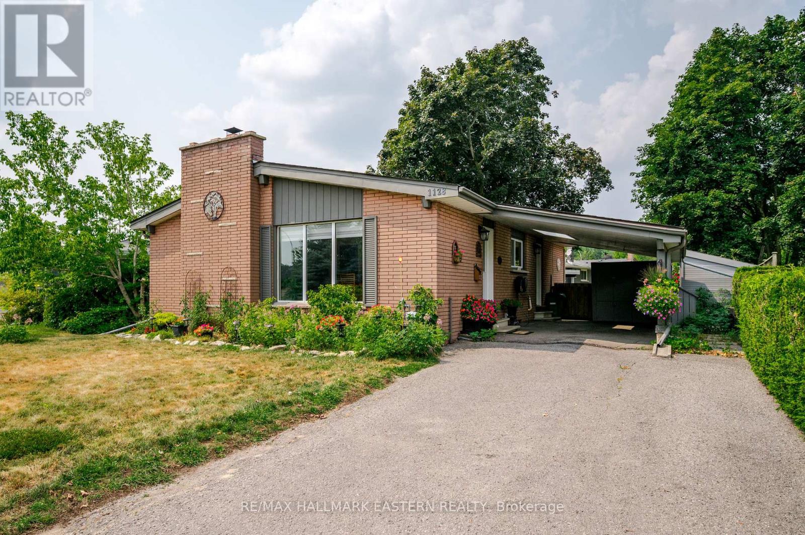 1128 ALGONQUIN BOULEVARD, peterborough north (central), Ontario