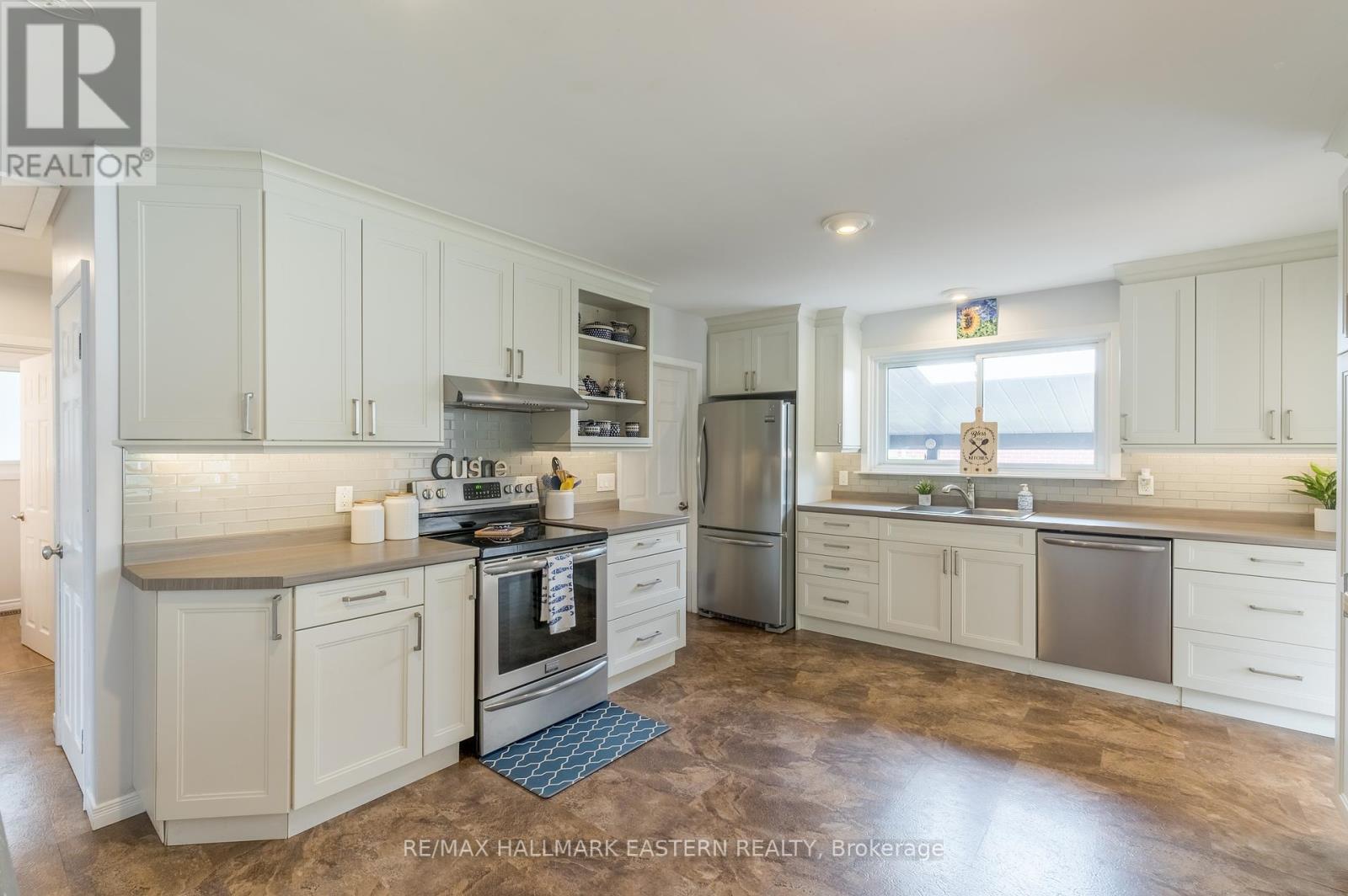 1128 Algonquin Boulevard, Peterborough North (Central), Ontario  K9H 6N2 - Photo 10 - X12329023
