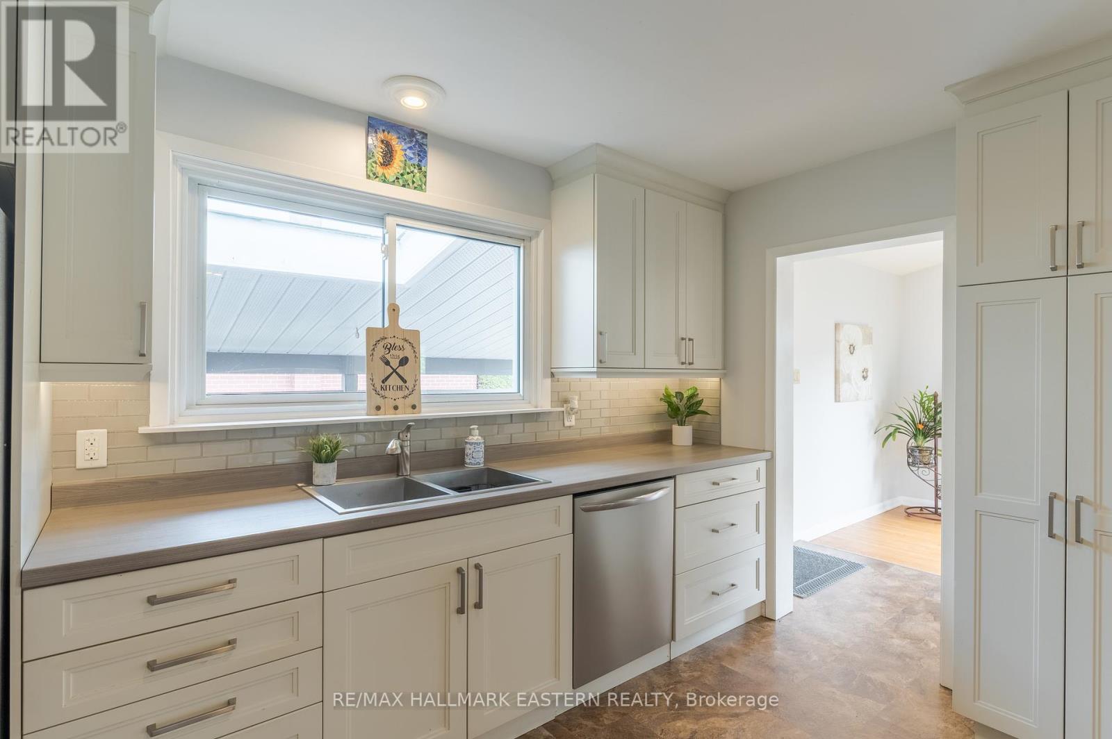 1128 Algonquin Boulevard, Peterborough North (Central), Ontario  K9H 6N2 - Photo 15 - X12329023