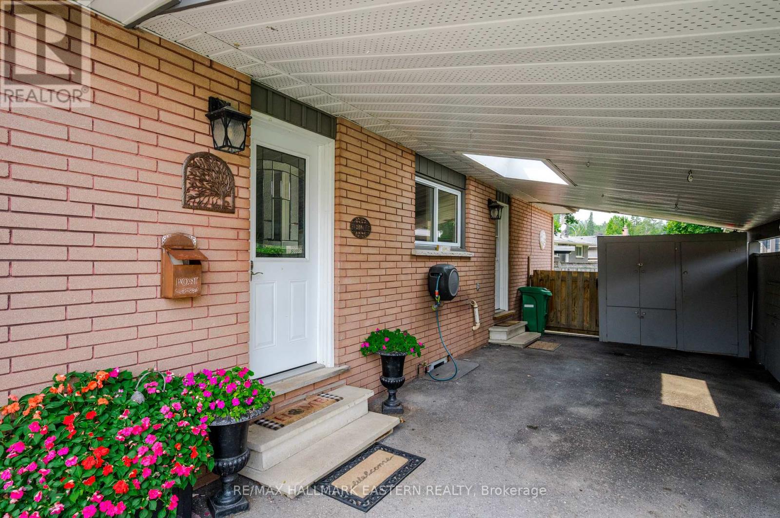 1128 Algonquin Boulevard, Peterborough North (Central), Ontario  K9H 6N2 - Photo 3 - X12329023