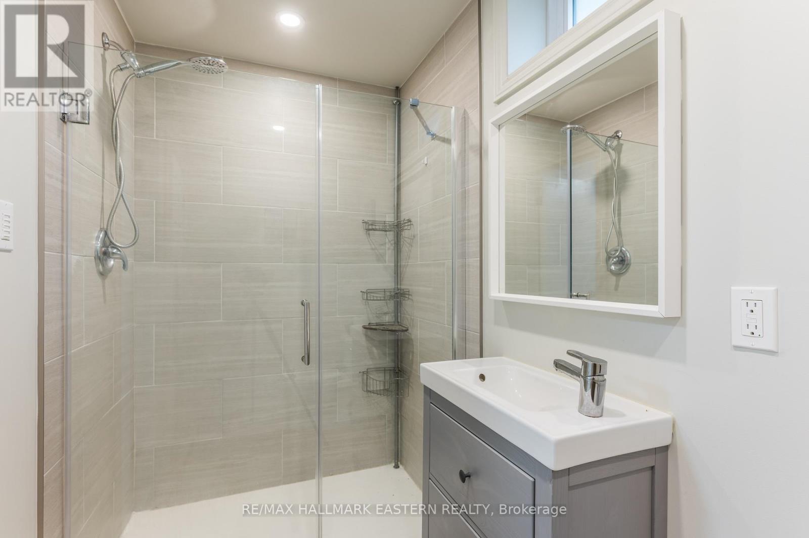 1128 Algonquin Boulevard, Peterborough North (Central), Ontario  K9H 6N2 - Photo 36 - X12329023