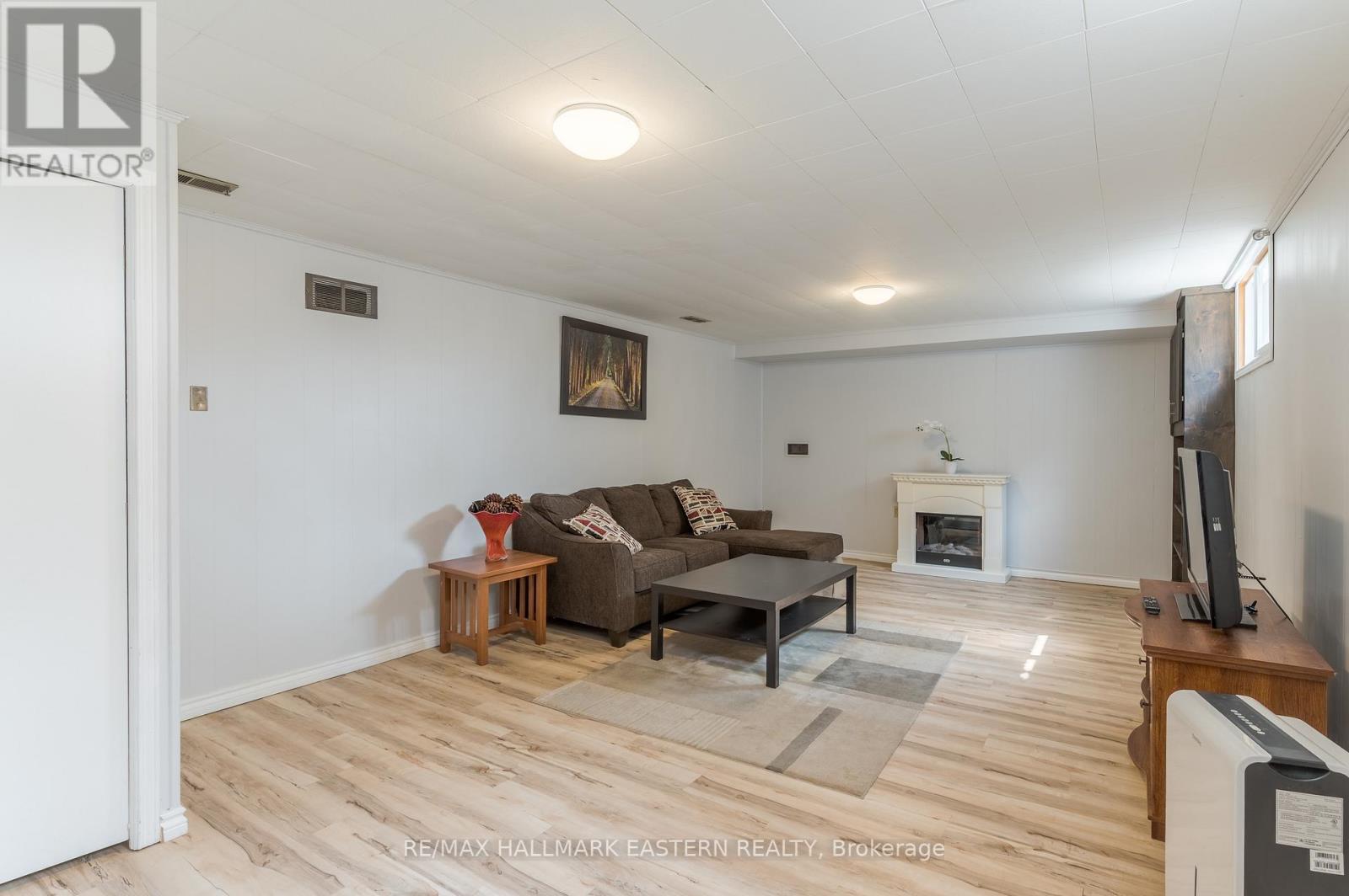 1128 Algonquin Boulevard, Peterborough North (Central), Ontario  K9H 6N2 - Photo 38 - X12329023