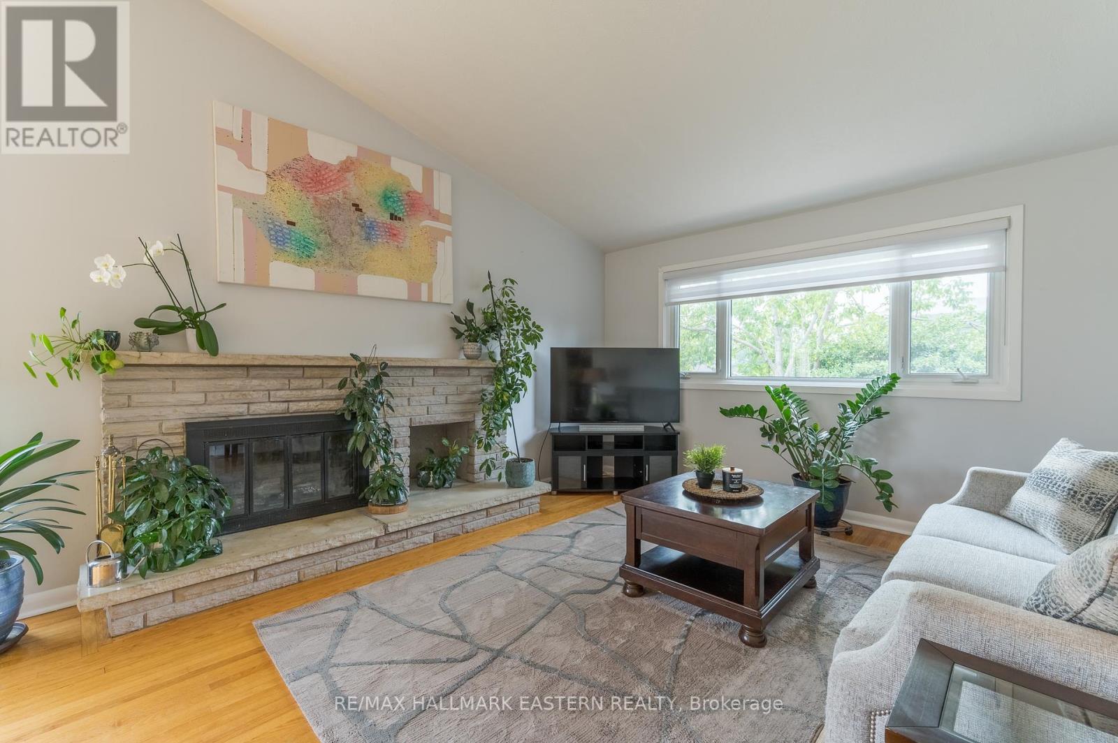 1128 Algonquin Boulevard, Peterborough North (Central), Ontario  K9H 6N2 - Photo 8 - X12329023