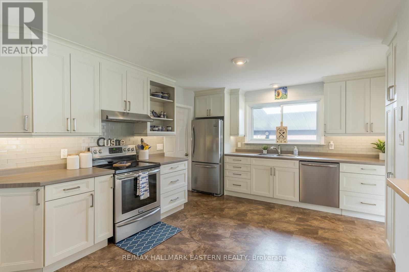 1128 Algonquin Boulevard, Peterborough North (Central), Ontario  K9H 6N2 - Photo 9 - X12329023