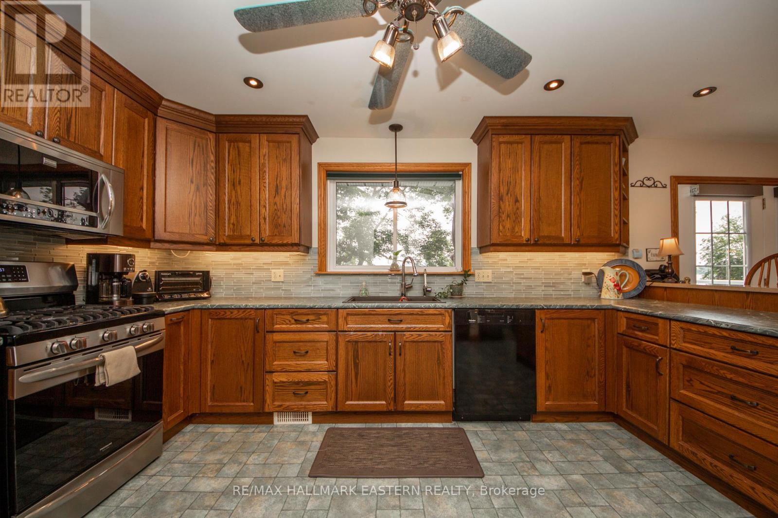 920 Westlake Drive, Selwyn, Ontario  K0L 1H0 - Photo 16 - X12329262