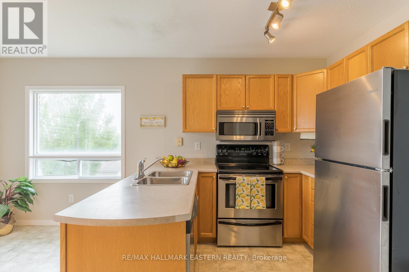 655 Trailview Drive, Peterborough South (East), Ontario  K9J 8P3 - Photo 15 - X12329414