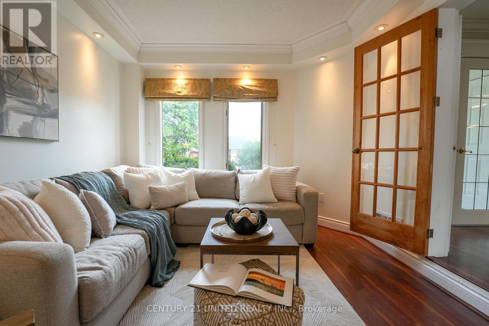 569 Westman Avenue, Peterborough West (South), Ontario  K9K 2H3 - Photo 4 - X12329466