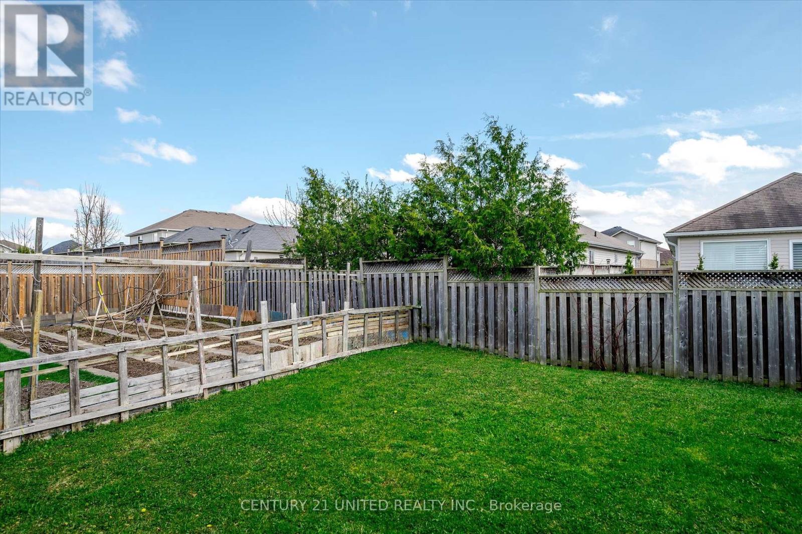 2691 Foxmeadow Road, Peterborough East (South), Ontario  K9L 0A8 - Photo 36 - X12329721