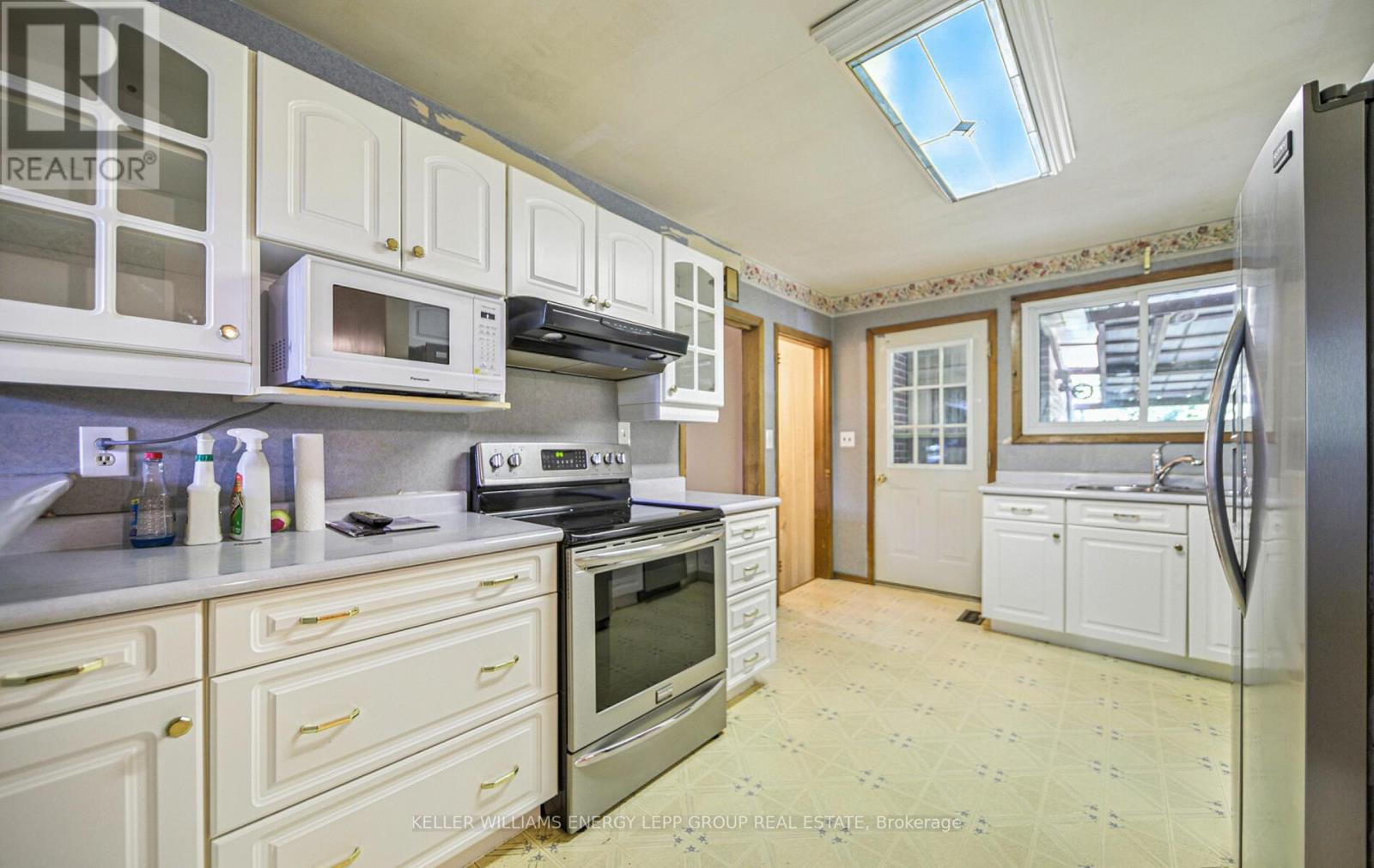 95 Orchard Heights Drive, Clarington (Newcastle), Ontario  L1B 1J7 - Photo 9 - E12330007