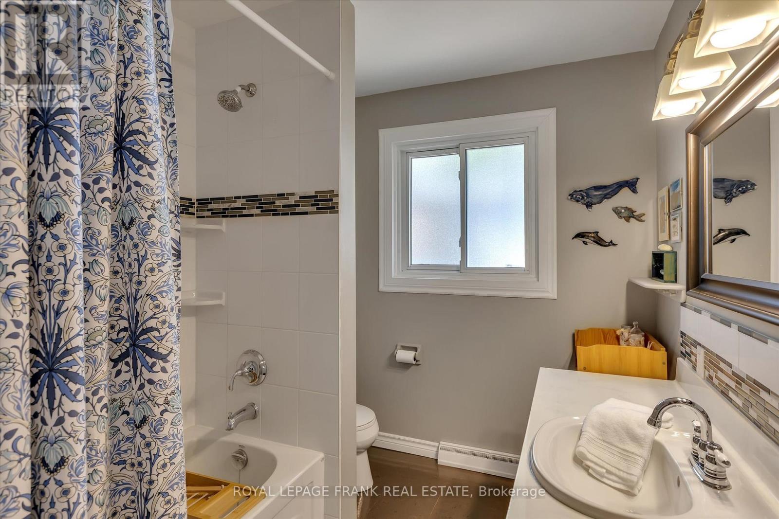 1289 Algonquin Boulevard, Peterborough North (Central), Ontario  K9H 6N1 - Photo 13 - X12329819