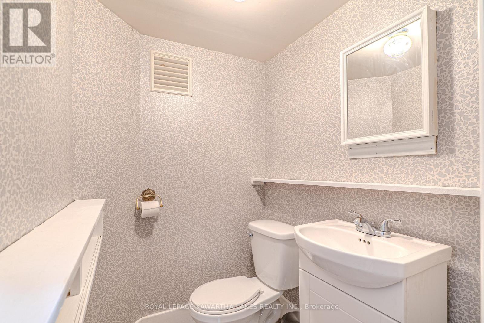 6 Roosevelt Street, Kawartha Lakes (Lindsay), Ontario  K9V 2X7 - Photo 33 - X12329863