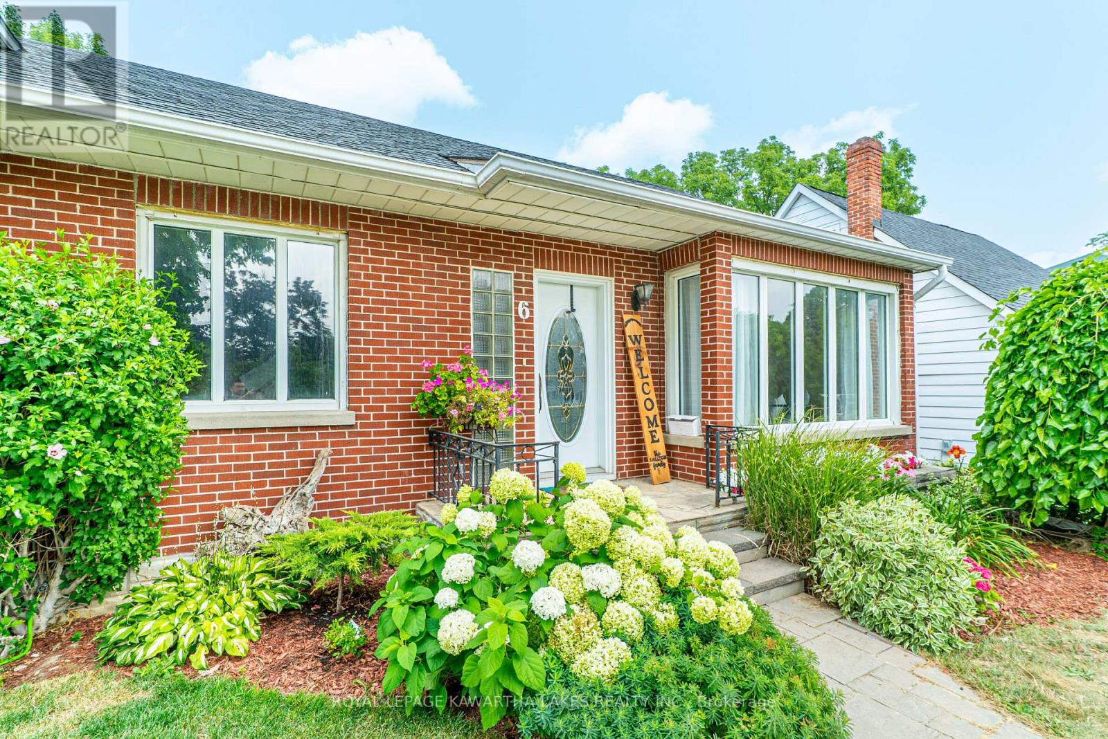 6 Roosevelt Street, Kawartha Lakes (Lindsay), Ontario  K9V 2X7 - Photo 5 - X12329863