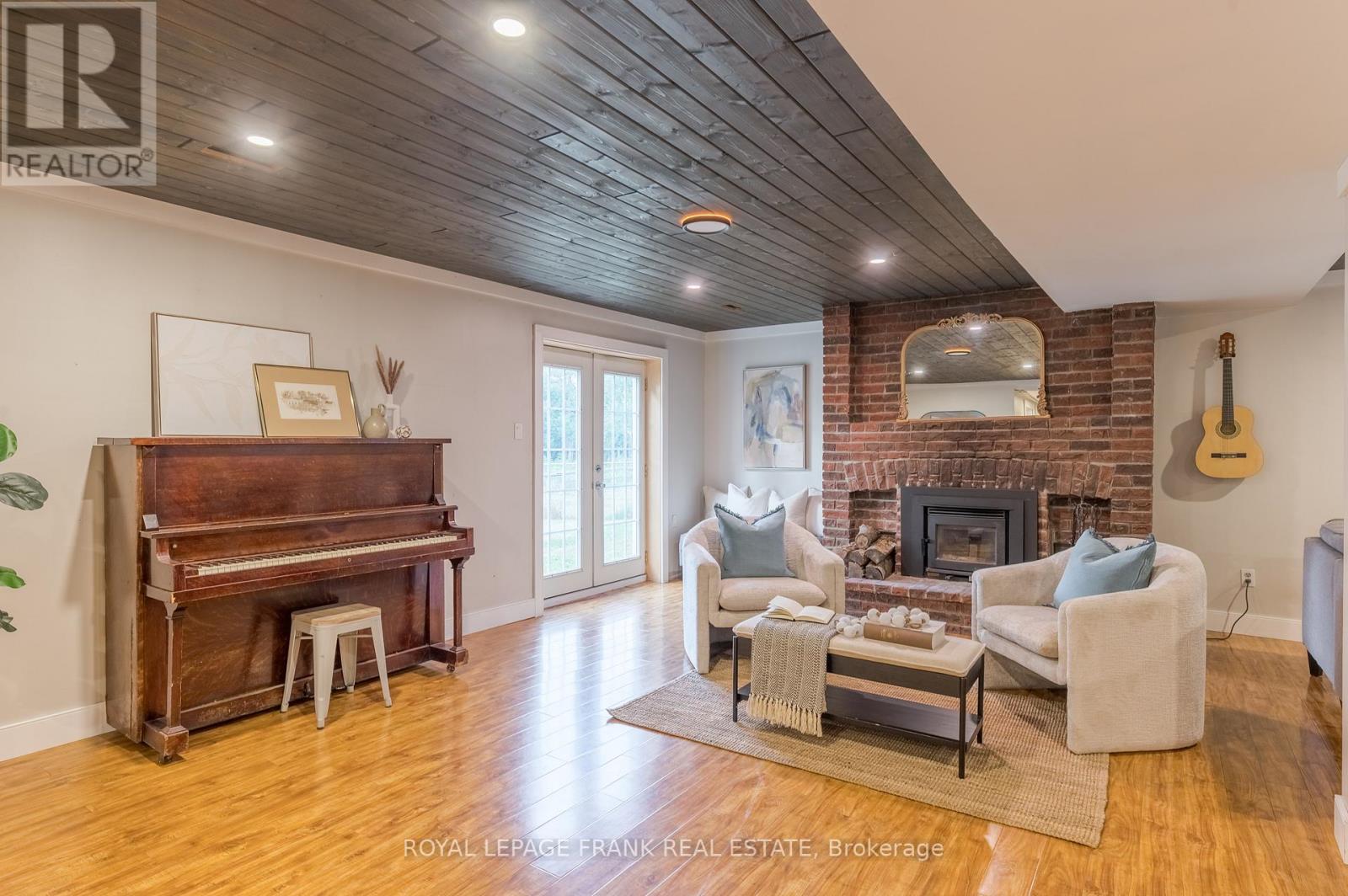 32 Crystal Springs Drive, Otonabee-South Monaghan, Ontario  K9J 6Y3 - Photo 28 - X12329866