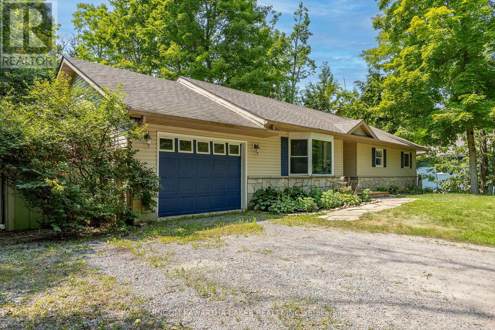 70 Sumcot Drive, Trent Lakes, Ontario  K9J 6X2 - Photo 2 - X12329929