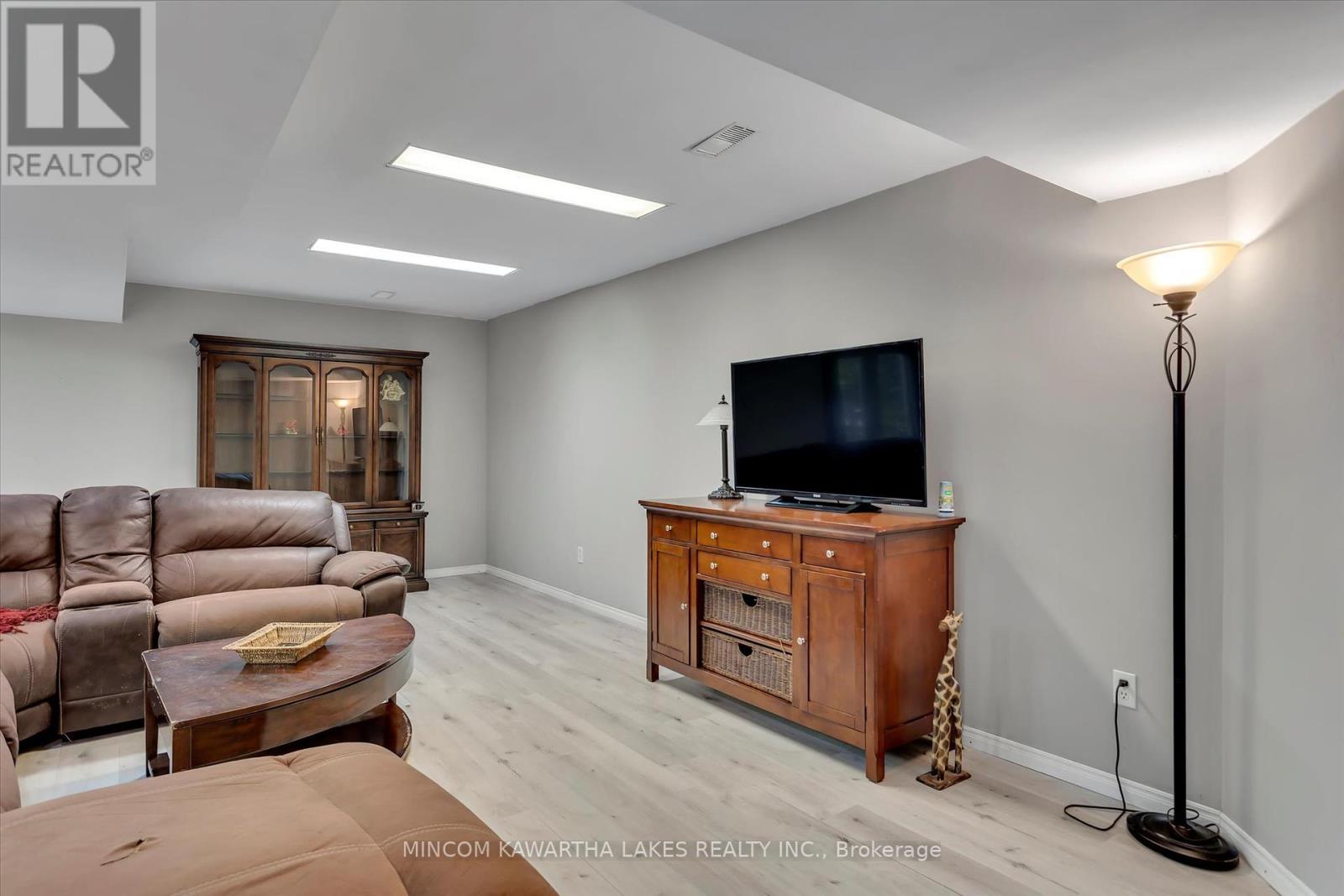 70 Sumcot Drive, Trent Lakes, Ontario  K9J 6X2 - Photo 33 - X12329929