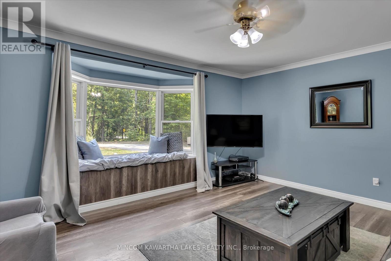 70 Sumcot Drive, Trent Lakes, Ontario  K9J 6X2 - Photo 5 - X12329929