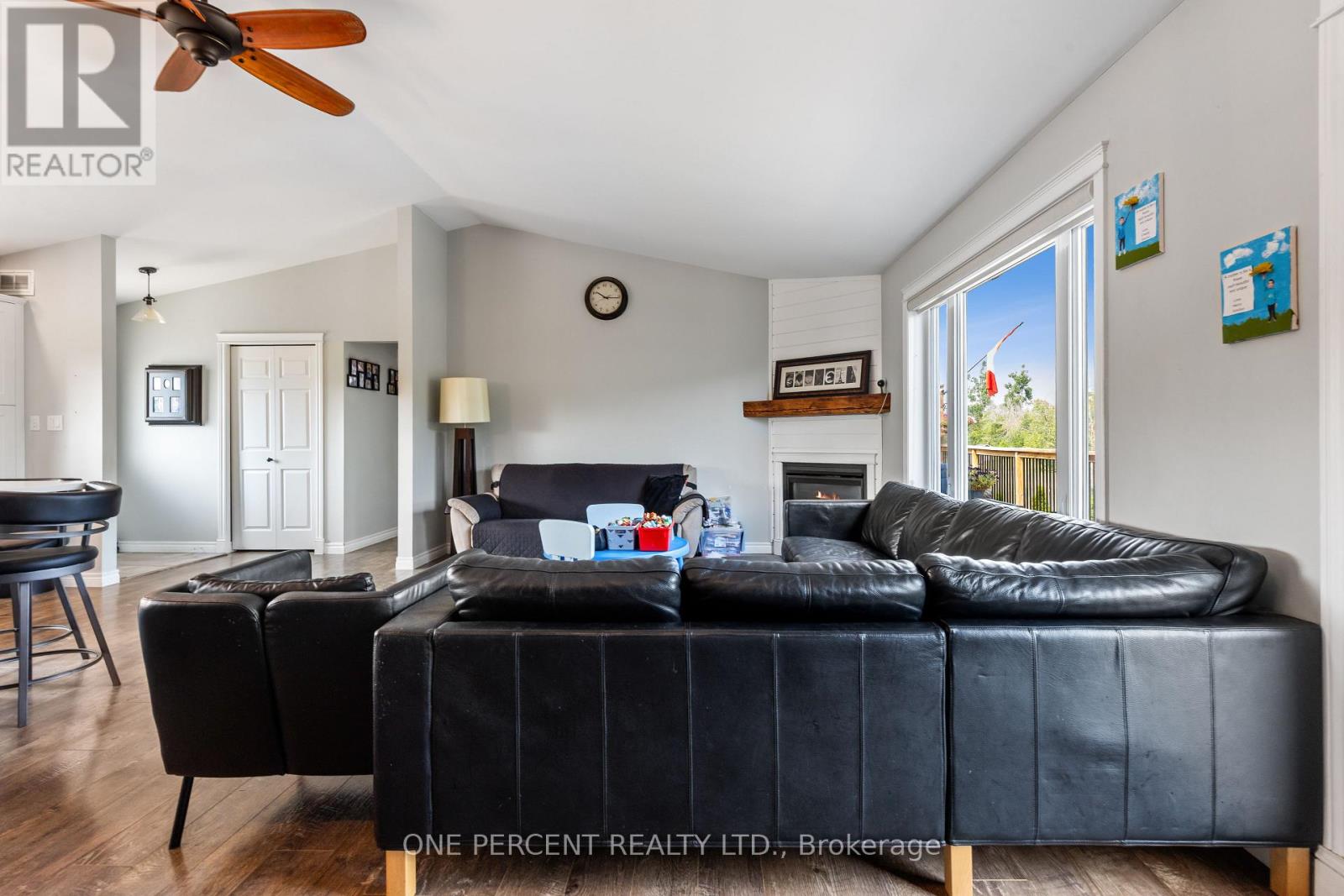 31 Distillery Street, Kawartha Lakes (Omemee), Ontario  K0L 2W0 - Photo 12 - X12330009