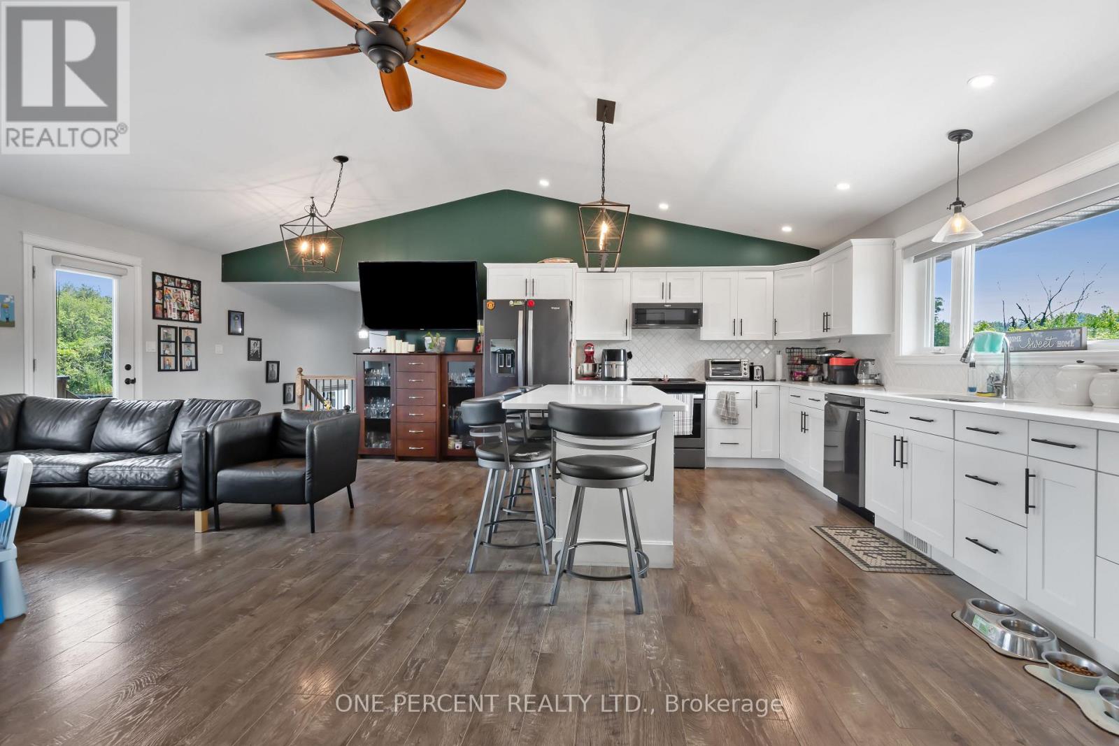 31 Distillery Street, Kawartha Lakes (Omemee), Ontario  K0L 2W0 - Photo 7 - X12330009