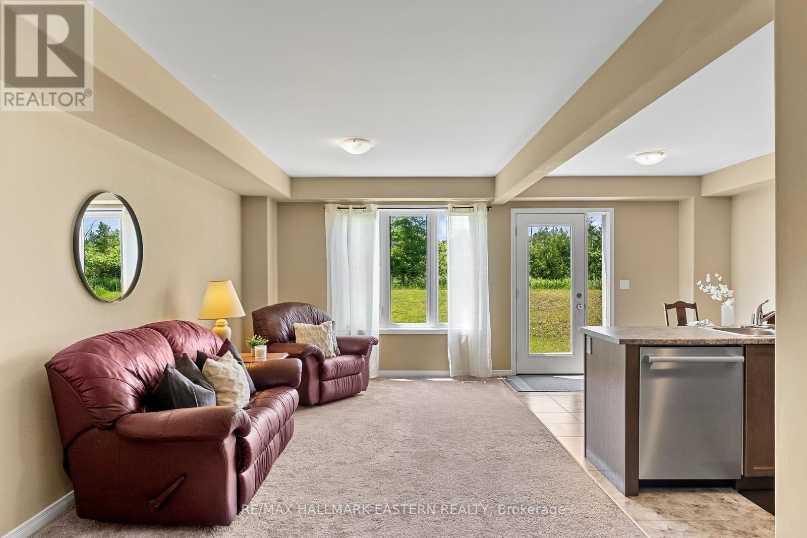 1649 Hetherington Drive, Peterborough North (University Heights), Ontario  K9L 0G6 - Photo 11 - X12330207
