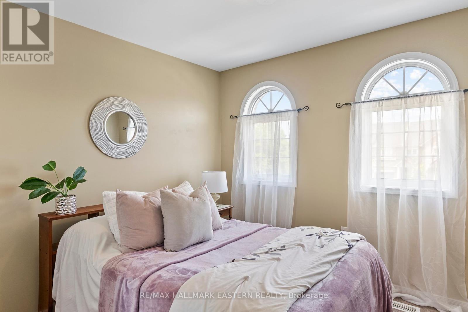 1649 Hetherington Drive, Peterborough North (University Heights), Ontario  K9L 0G6 - Photo 18 - X12330207