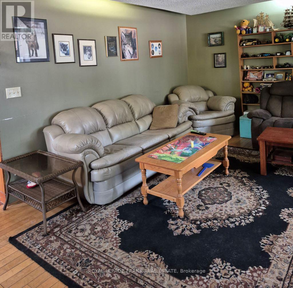 7 Hastings Street N, Bancroft (Bancroft Ward), Ontario  K0L 1C0 - Photo 4 - X12330491