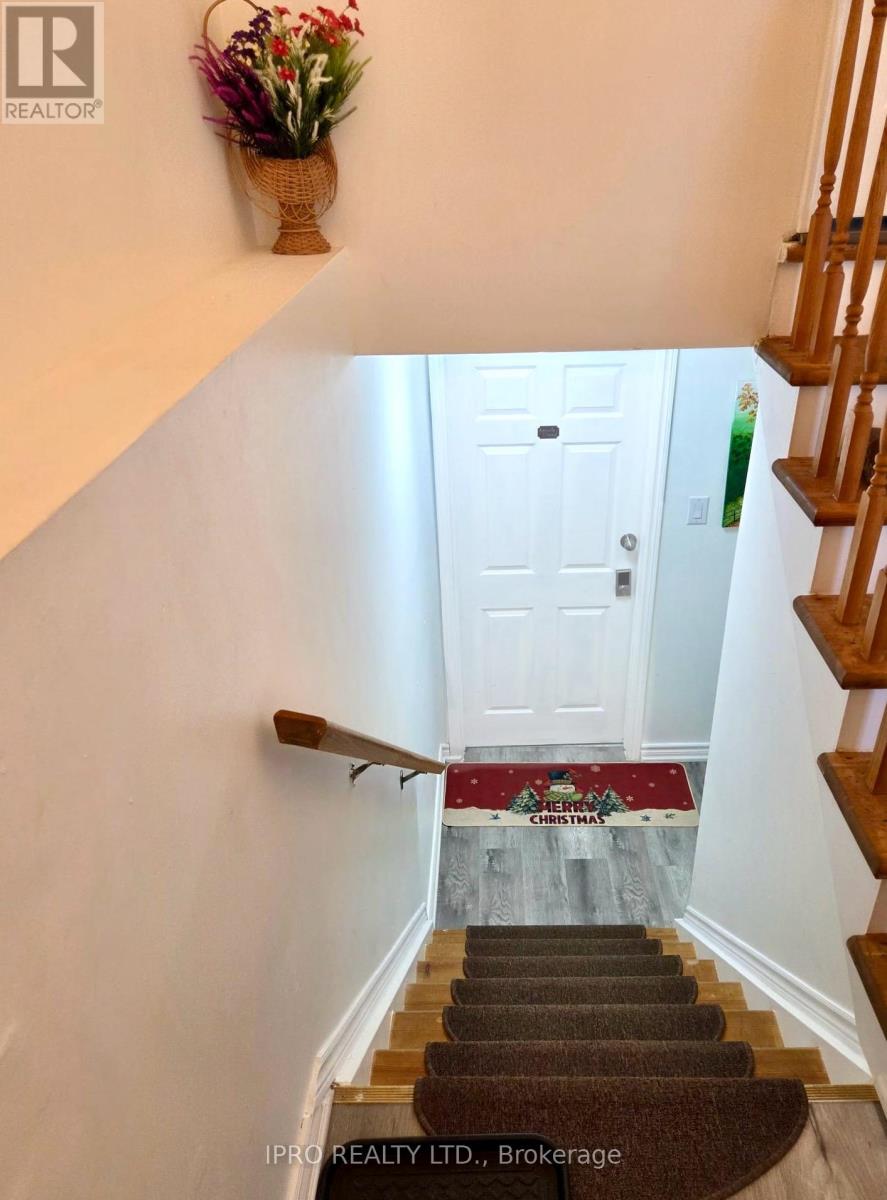 Apartment 1, Room 1 - 2586 Foxmeadow Road N, Peterborough East (South), Ontario  K9L 1X2 - Photo 2 - X12330817