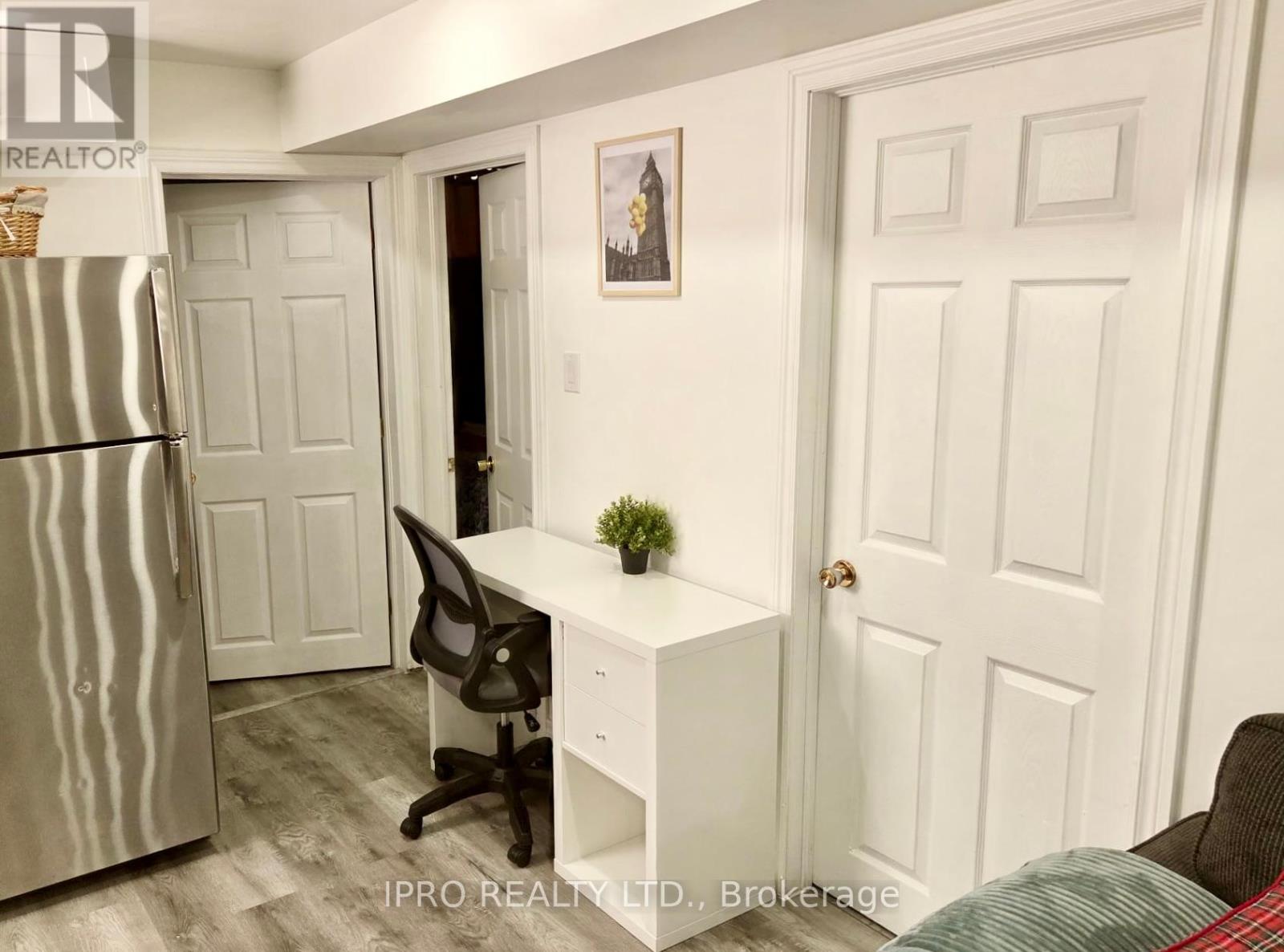 Apartment 1, Room 1 - 2586 Foxmeadow Road N, Peterborough East (South), Ontario  K9L 1X2 - Photo 5 - X12330817