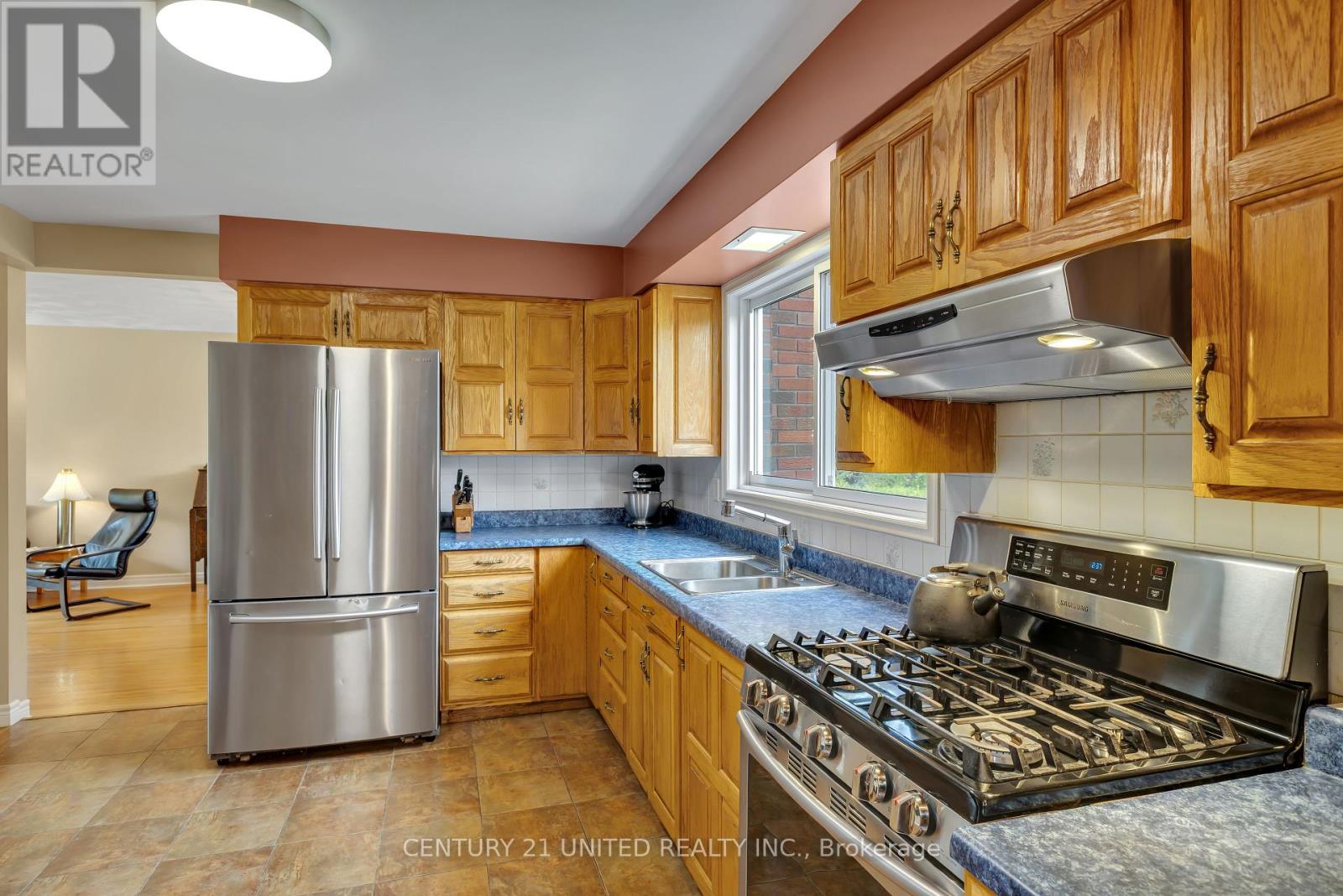 1296 Edmison Drive, Peterborough North (Central), Ontario  K9H 6V3 - Photo 10 - X12331176