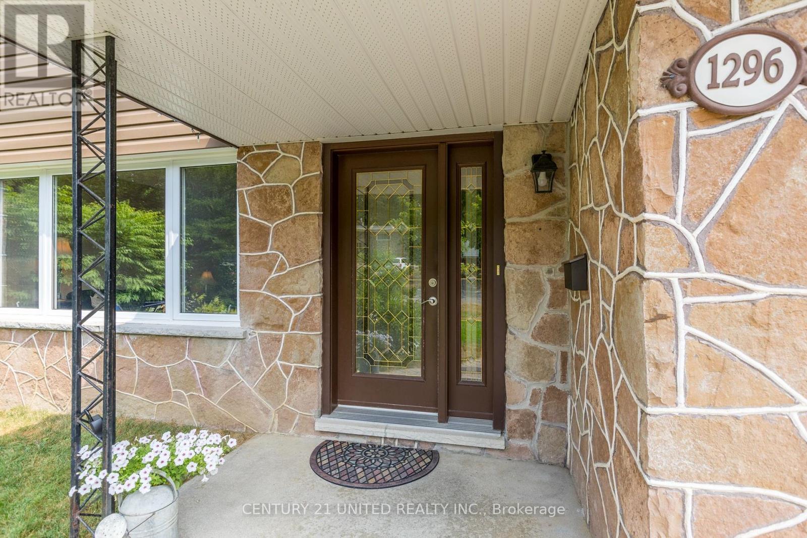 1296 Edmison Drive, Peterborough North (Central), Ontario  K9H 6V3 - Photo 2 - X12331176