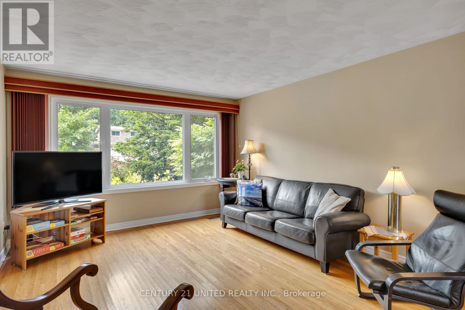 1296 Edmison Drive, Peterborough North (Central), Ontario  K9H 6V3 - Photo 4 - X12331176