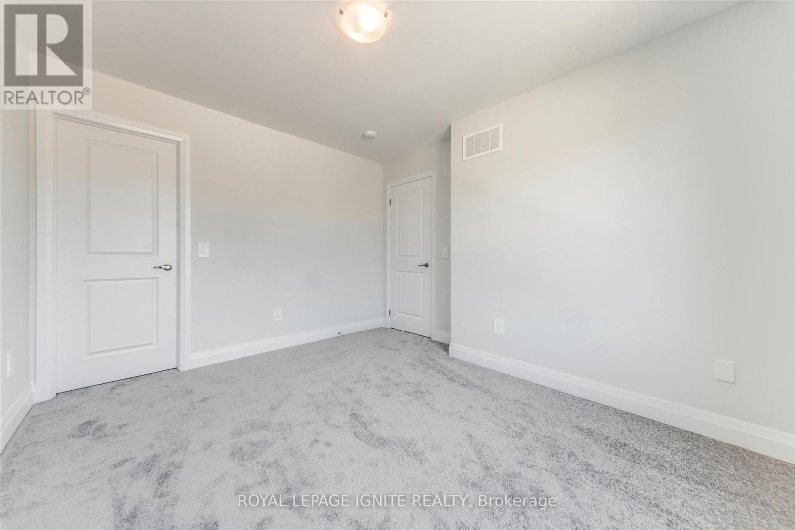 61 Butler Boulevard, Kawartha Lakes (Lindsay), Ontario  K9V 0S2 - Photo 30 - X12331602