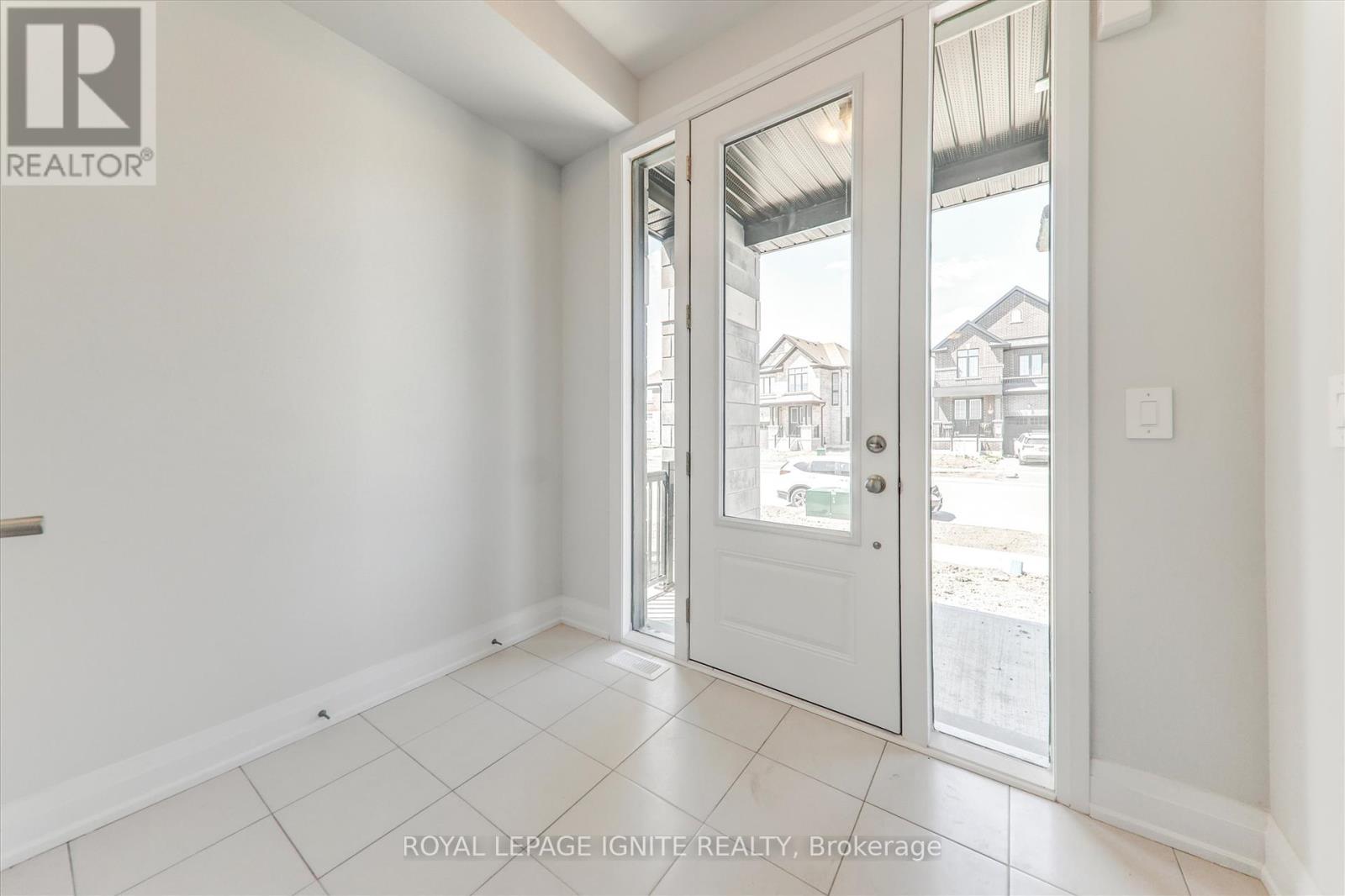 61 Butler Boulevard, Kawartha Lakes (Lindsay), Ontario  K9V 0S2 - Photo 6 - X12331602