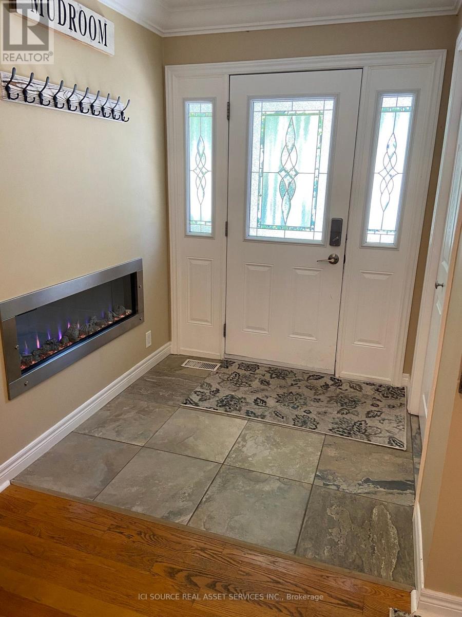 14 Montague Court, Peterborough West (Central), Ontario  K9J 7S1 - Photo 11 - X12331751
