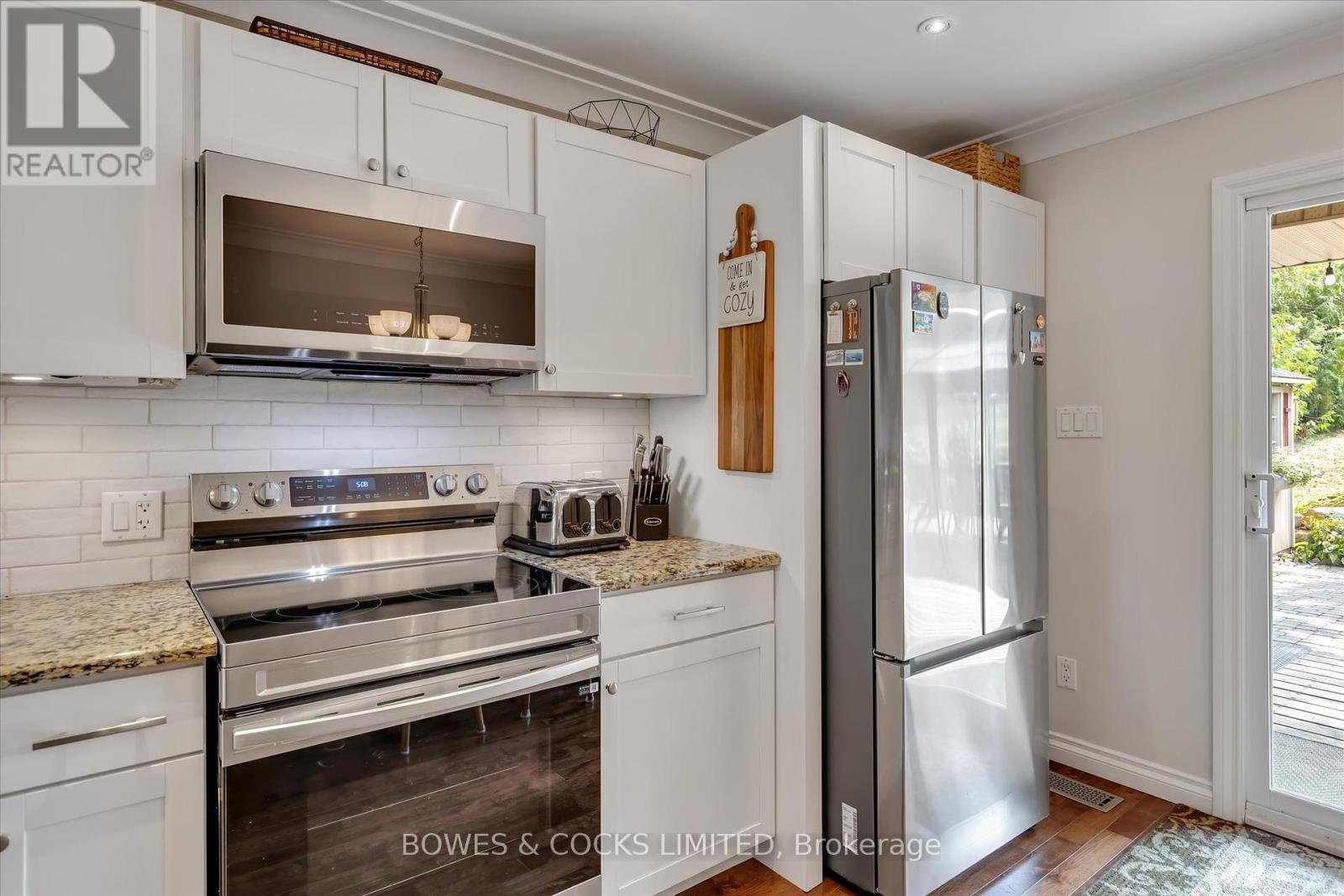 3088 Lakefield Road, Selwyn, Ontario  K9J 6X5 - Photo 13 - X12332368
