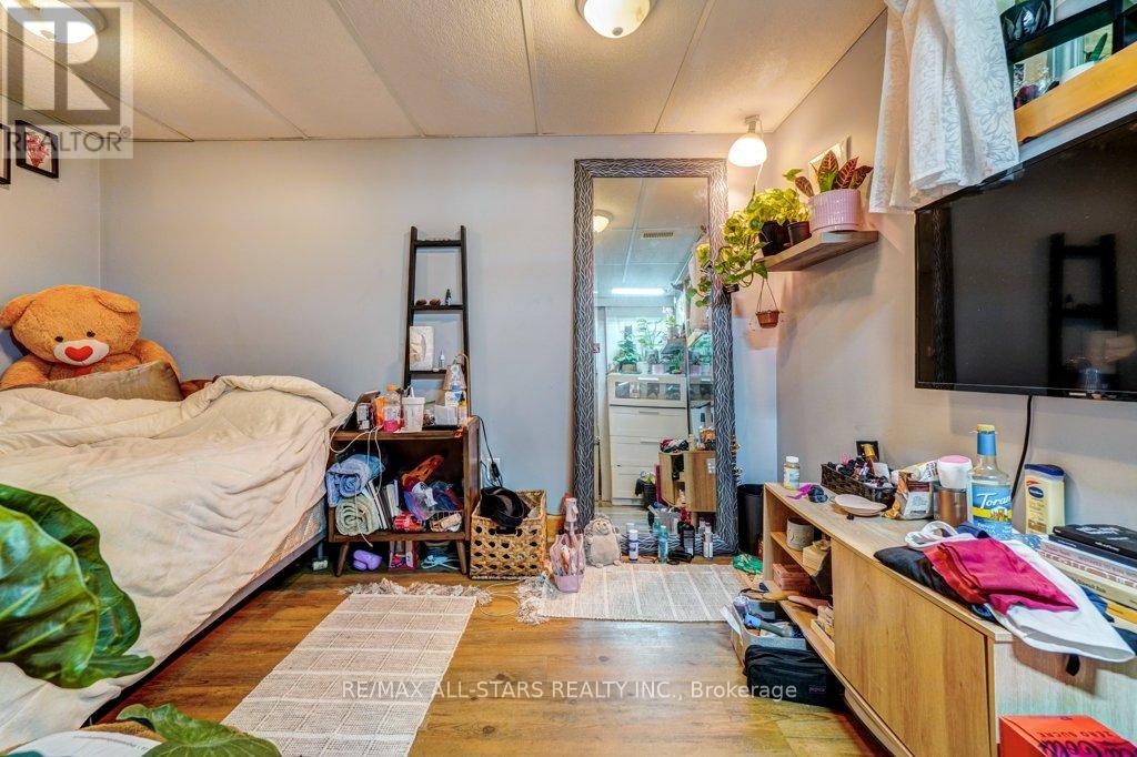 6 Leisure Lane, Kawartha Lakes (Lindsay), Ontario  K9V 4R1 - Photo 19 - X12332599
