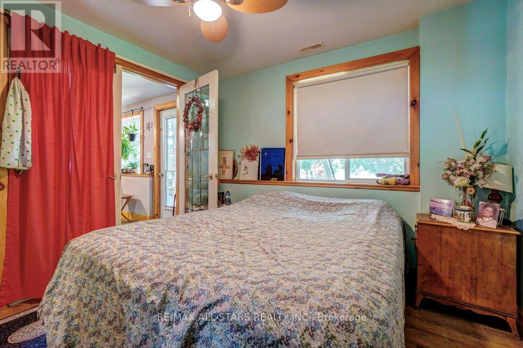 6 Leisure Lane, Kawartha Lakes (Lindsay), Ontario  K9V 4R1 - Photo 20 - X12332599