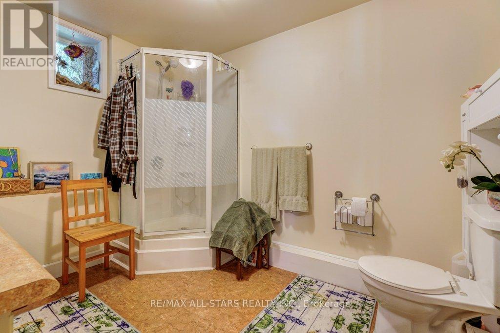 6 Leisure Lane, Kawartha Lakes (Lindsay), Ontario  K9V 4R1 - Photo 21 - X12332599